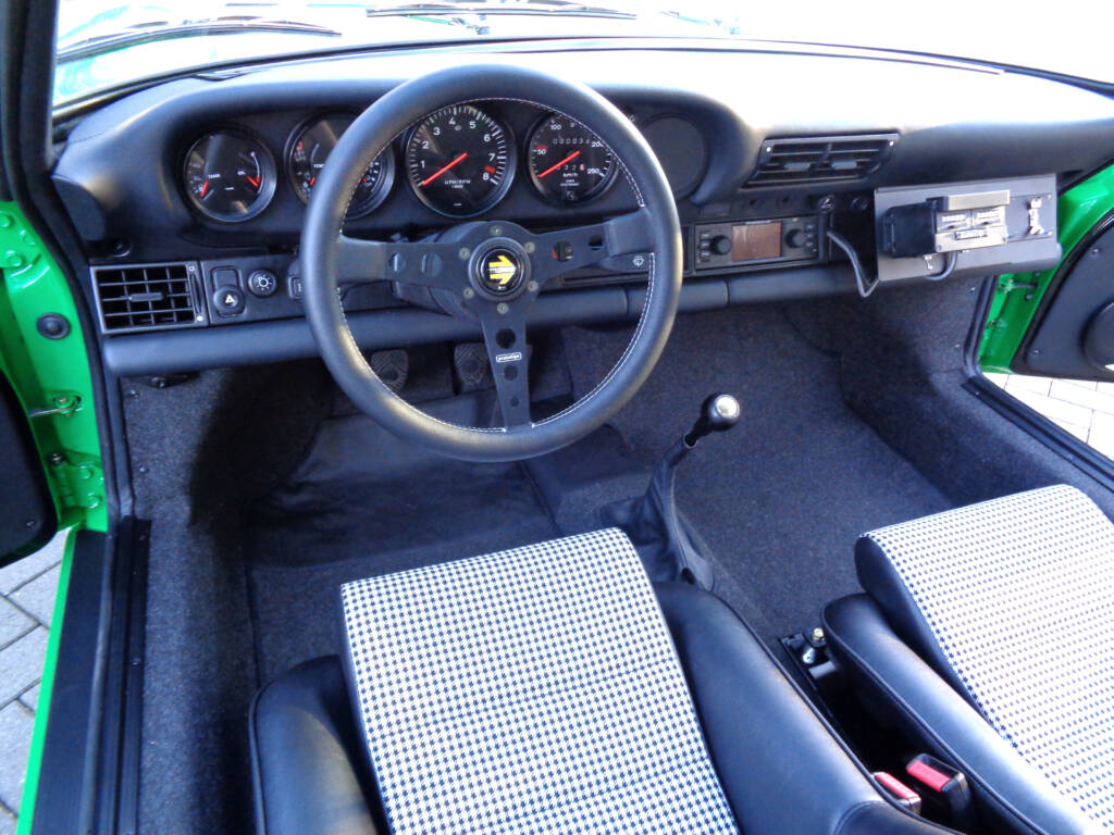 Restauration Porsche 911, Umbau auf 911 ST Replika